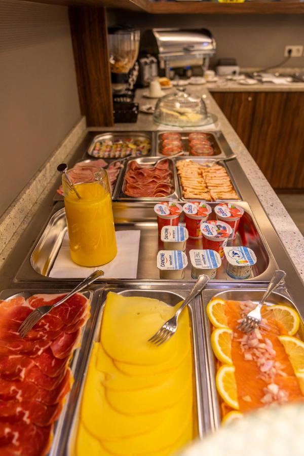 Hotel Ambiotel 통게렌 외부 사진